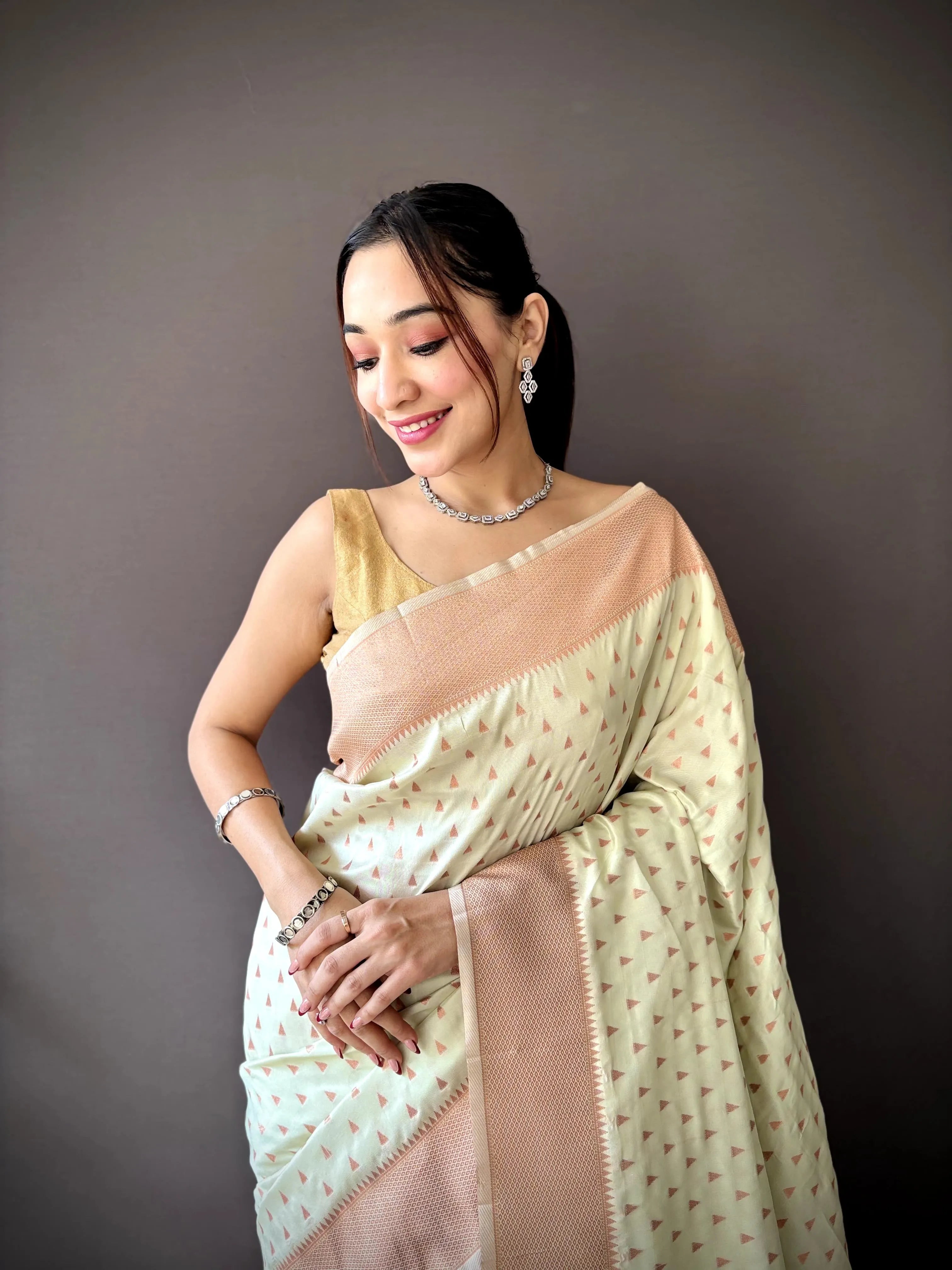 Pure Paithani Saree with Copper Zari & Designer Pallu – Soft Weave (White)